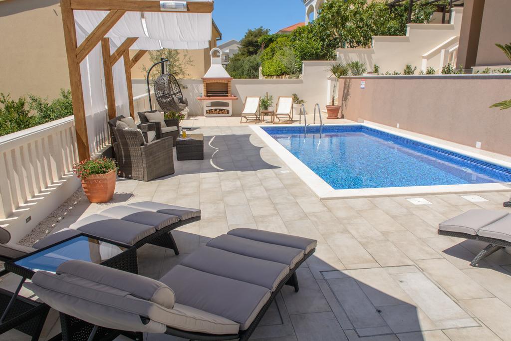 Apartments Villa Atlantis Трогир Екстериор снимка