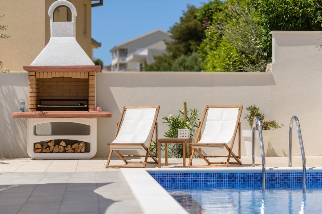 Apartments Villa Atlantis Трогир Екстериор снимка