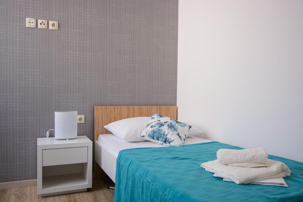 Apartments Villa Atlantis Трогир Екстериор снимка