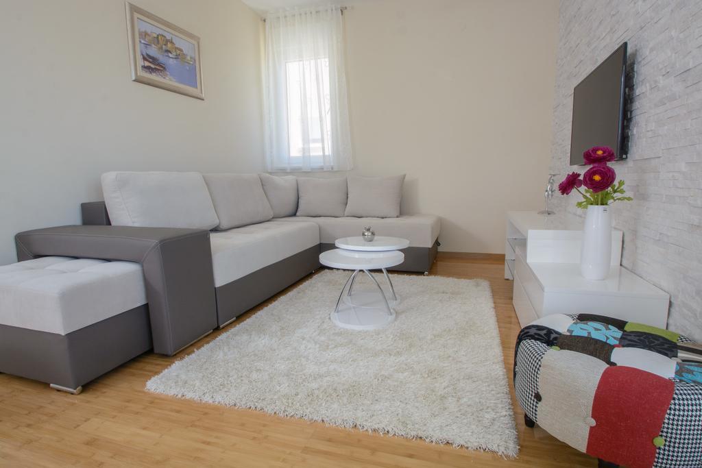 Apartments Villa Atlantis Трогир Екстериор снимка